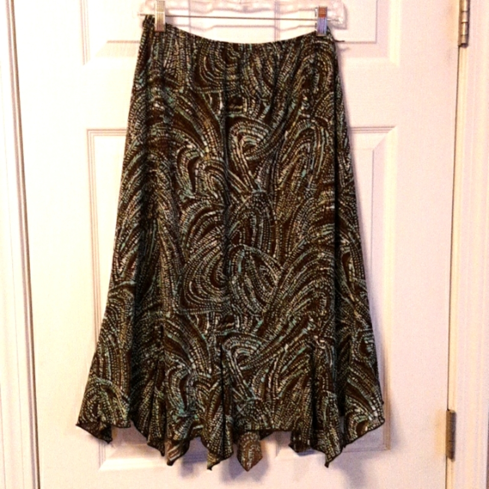 Dressbarn.  Size 8. Women's skirt.  Fully lined.